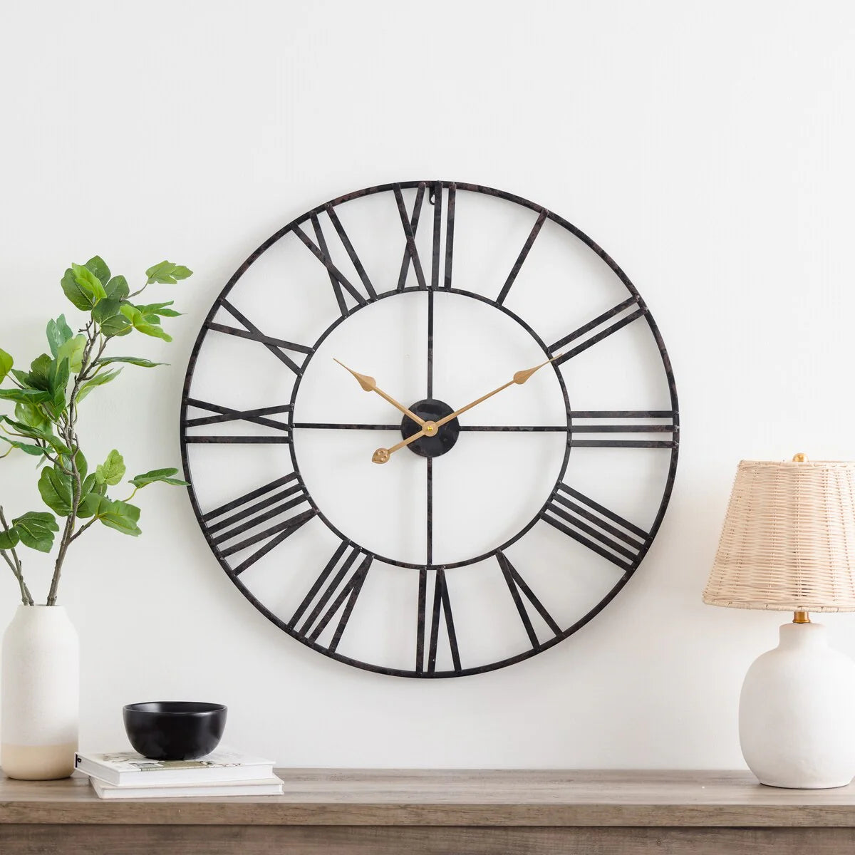 Modern Round Metal Wall Clock, Decorative Circular Hanging Clock for Living Room, Bedroom and Office