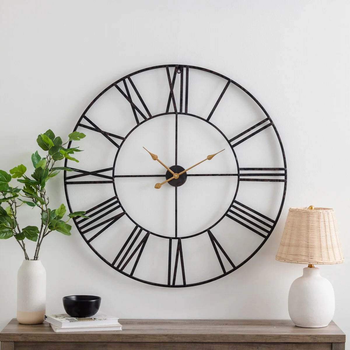 Modern Round Metal Wall Clock, Decorative Circular Hanging Clock for Living Room, Bedroom and Office